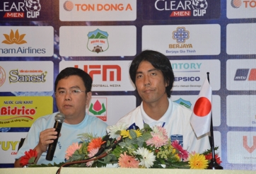 HLV Yokohama ấn tượng với 2 sao trẻ HAGL, muốn mang về Nhật