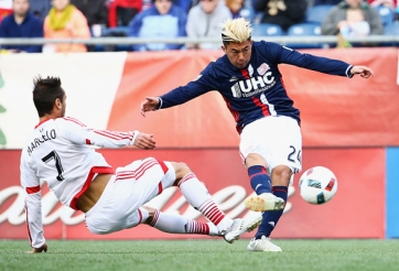 Lee Nguyễn mong ngày đối đầu Công Phượng