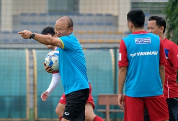 Văn Toàn chỉ sự khác biệt giữa HLV Park Hang Seo và Hữu Thắng