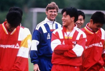 “HLV Wenger có thể dẫn dắt ĐT Nhật Bản”