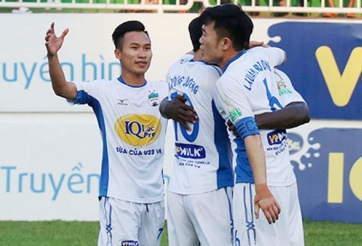 Việt Hưng tỏa sáng, HAGL thắng tối thiểu trước SLNA