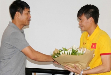 HLV Hữu Thắng nói gì về tự truyện của Lê Công Vinh?