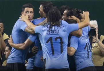 Suarez lập cú đúp, Uruguay hủy diệt Mexico