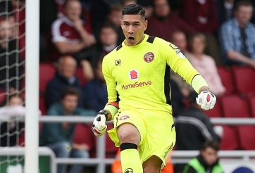 Thủ môn ĐT Philippines: 'Chúng tôi sẽ gây khó dễ cho Chelsea'