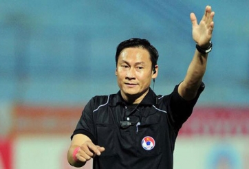Trọng tài “bẻ còi” kinh điển ở V-League bị tố thiếu văn hóa