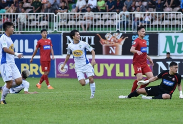 HLV HAGL: “Mục tiêu top 5 không đạt, mong NHM tin tưởng mùa tới”