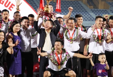 Văn Quyết lập công, Hà Nội thắng đậm mừng cúp vô địch