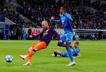 Sai lầm ngớ ngẩm, Man City suýt mất điểm trước Hoffenheim