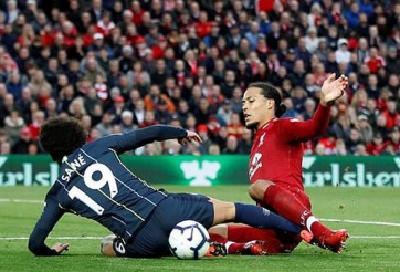 Trượt penalty, Man City kéo dài thất vọng trước Liverpool