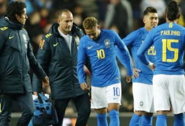 Neymar gặp vận đen, Brazil thắng nhẹ Cameroon