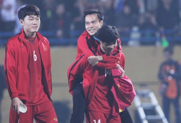 Bầu Đức chuẩn bị đưa Văn Toàn sang Hàn Quốc chữa thương