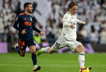 Đả bại Valencia, Real Madrid áp sát top 3