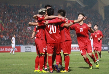 Báo châu Á chọn 1 cầu thủ Việt Nam vào top 5 bán kết lượt đi AFF Cup