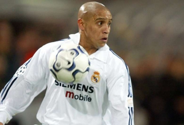 NÓNG: Huyền thoại Roberto Carlos có thể về ĐNÁ làm việc