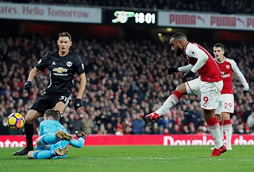 Tiếp đón Arsenal, Man Utd tan hoang hàng phòng ngự