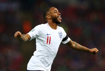 Sterling lập hat-trick, ĐT Anh đại thắng trước CH Séc