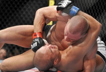 Huyền thoại UFC bị kẻ vô danh hạ bởi cú đám trời giáng