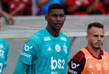 VIDEO: Thủ môn bị đối thủ đấm vì cản phá quả penalty