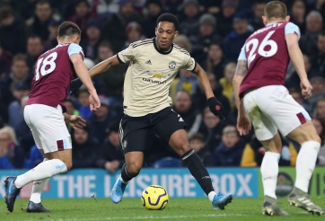 Dự đoán đội hình MU vs Burnley: Cavani trở lại?