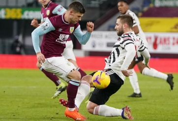 Hậu vệ MU xứng đáng nhận thẻ đỏ trận gặp Burnley?