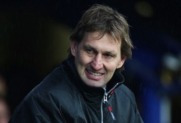 Tony Adams ra yêu cầu bất ngờ với Real Madrid