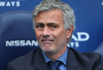 Southampton vs Man Utd: Mourinho lại buông?