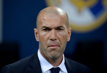HLV Zidane nhận tin buồn từ The Blues
