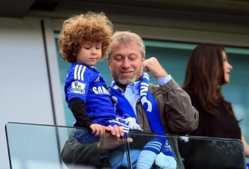 Chelsea của Abramovich đã qua thời dùng 'tiền mua danh hiệu'
