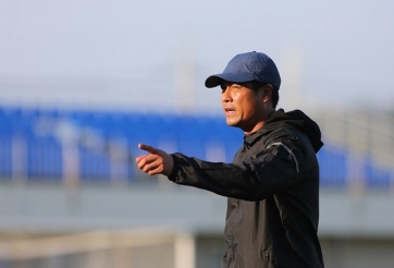 Nguyên nhân khiến HLV Hữu Thắng đổ bệnh, VFF không thể đứng ngoài