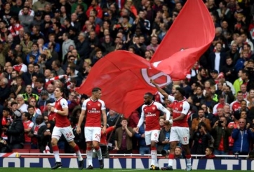 Arsenal thắng dễ Brighton, thành London lo 'sốt vó'