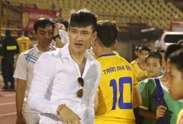 Công Vinh chiêu mộ 'Ronaldo xứ Nghệ' với giá 9 tỷ đồng?