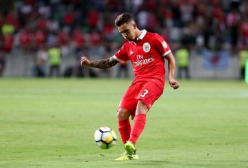 BLĐ MU 'gật đầu', Mourinho mua ngay Alex Grimaldo?