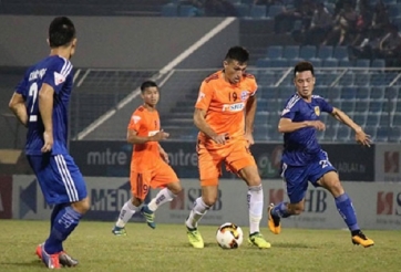 Claudecir lập cú đúp, QNK Quảng Nam đánh bại SHB Đà Nẵng