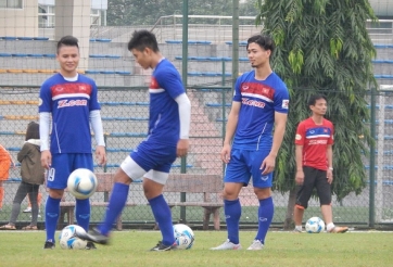 Sao trẻ U22 trổ tài 'hụt', Công Phượng cười như được mùa