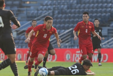 Thua sốc Việt Nam, NHM Thái Lan đòi đuổi HLV Zoran Jankovic 