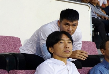 Người Nhật nói HLV Miura bảo thủ và chỉ biết 'chém gió'