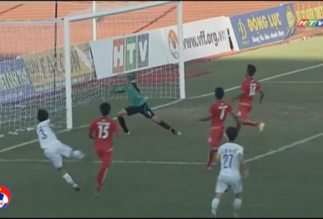 Cầu thủ xử lý kỹ thuật, U21 Yokohama có bàn thắng mở tỷ số