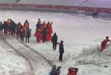 Duy Mạnh có hành động lạ làm tan chảy hàng triệu con tim NHM