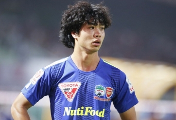 Quên đi Phượng 'ngố', Công Phượng hóa 'soái ca' về quê ăn tết