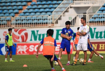 V-League chạy đua với Tết: Sao U23 Việt Nam có kịp thở?