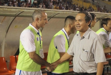 HLV Guillaume Graechen nói gì khi đưa quân Bầu Đức đá giải trẻ?