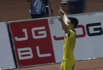 Thủ môn Tiến Dũng KIẾN TẠO, lưới đội bóng của HLV Miura rung lên