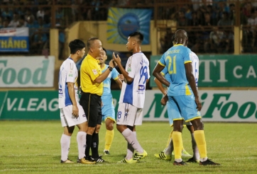 Họp suốt chiều, VPF quyết định treo còi 3 trọng tài