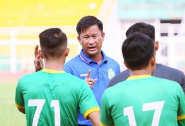 Một HLV V.League muốn mua toàn bộ đội hình HAGL
