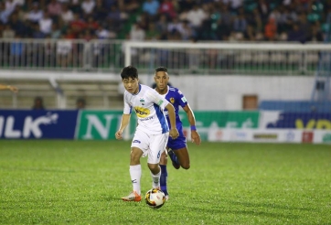 HLV HAGL trả lời việc cất Xuân Trường trên ghế dự bị