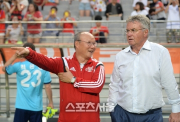 Báo Hàn: 'Lương HLV Park chưa bằng số lẻ HLV Guus Hiddink'
