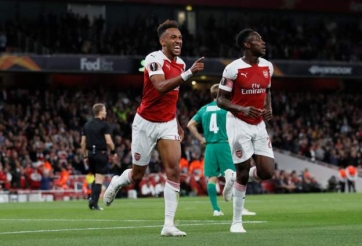 Arsenal thắng tưng bừng Vorskla ở trận ra quân Europa League