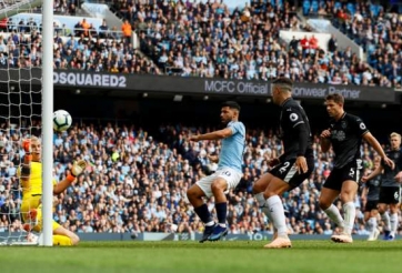 Man City đại thắng Burnley với một 'bàn tay nhỏ'