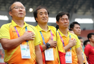 HLV Park bí mật cử trợ lý 'do thám' các đối thủ ĐT Việt Nam