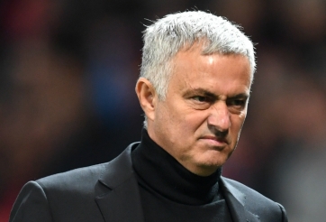 HLV Mourinho phản ứng bất ngờ khi được hỏi về Man Utd